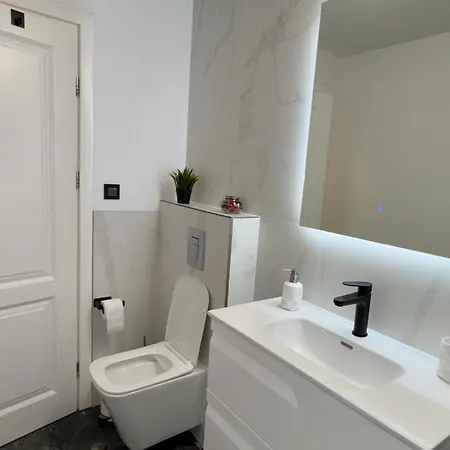 Langa Arena Nationala Cu Parcare Inclusa *